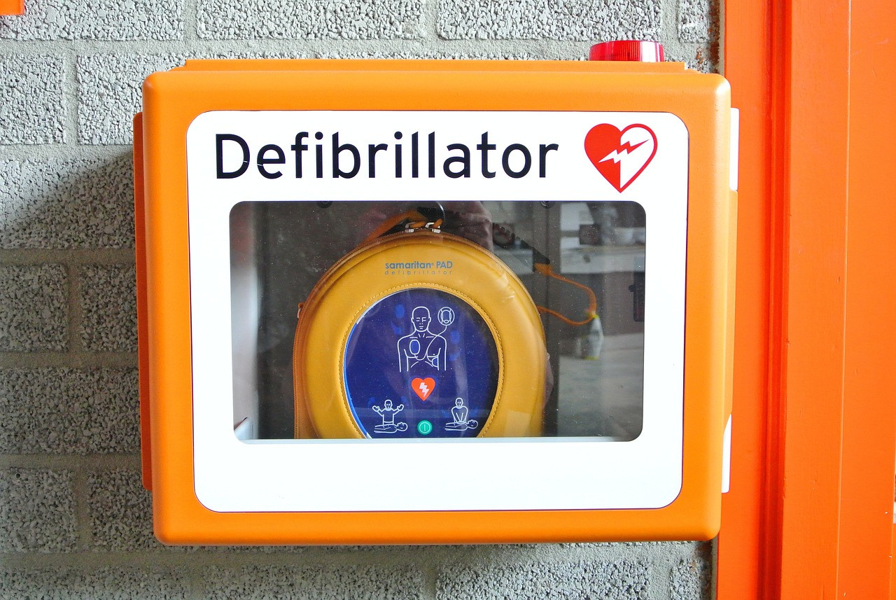 defibrillator-809448_1280